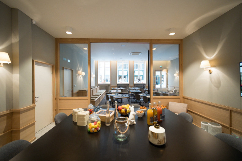 Globe Et CecilOver view