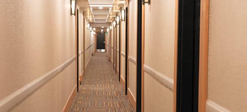 班夫雷鸟酒店(Banff Ptarmigan Inn)图片