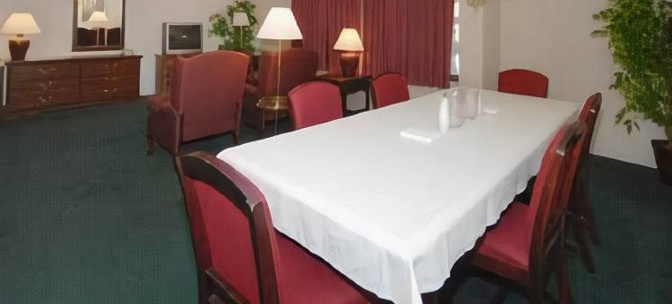 哈里森温德姆速8酒店(Super 8 by Wyndham Harrison OH)图片