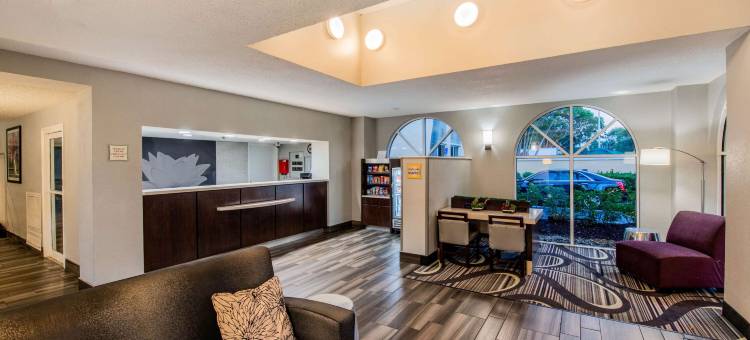 劳德代尔堡塔玛拉克拉昆塔温德姆套房酒店(La Quinta Inn & Suites by Wyndham Fort Lauderdale Tamarac)图片