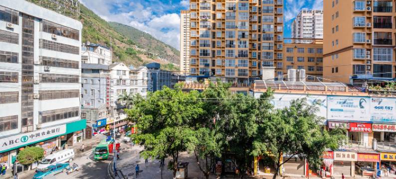 泸水晟世红邦大酒店图片