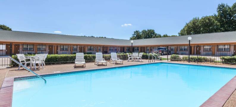 冈贝里尔行政酒店(Gun Barrel Executive Inn)图片