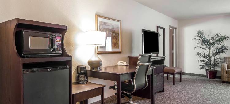 约翰逊河会议中心舒适套房酒店(Comfort Suites Johnson Creek Conference Center)图片