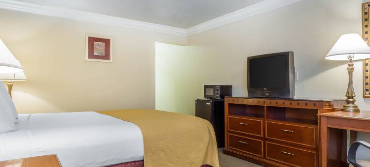 品质套房酒店(Quality Inn & Suites Vacaville)图片