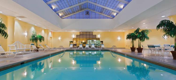 西考克斯梅多兰兹拉昆塔温德姆套房酒店(La Quinta by Wyndham Secaucus Meadowlands)图片