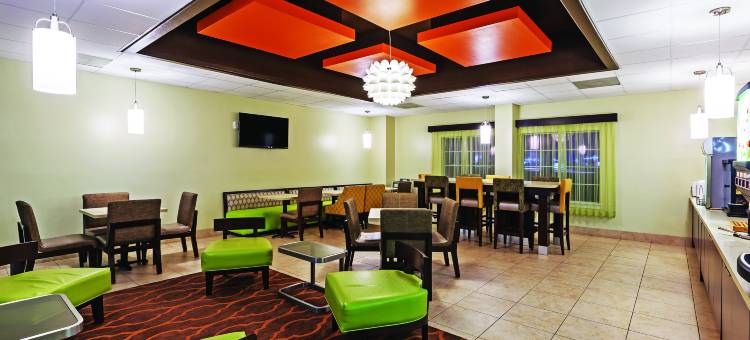 安格尔顿拉昆塔温德姆套房酒店(La Quinta Inn & Suites by Wyndham Angleton)图片