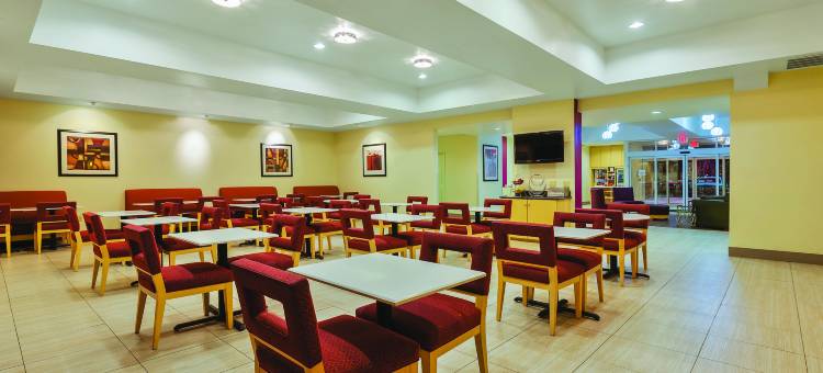 奥德萨北拉昆塔温德姆套房酒店(La Quinta Inn & Suites by Wyndham Odessa North)图片