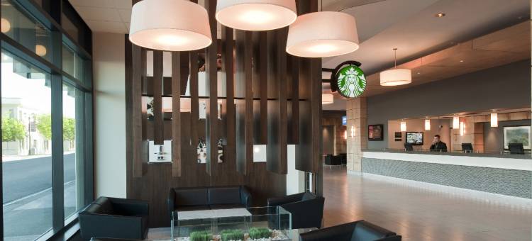 乔治王子华美达广场酒店(Ramada Plaza by Wyndham Prince George)图片