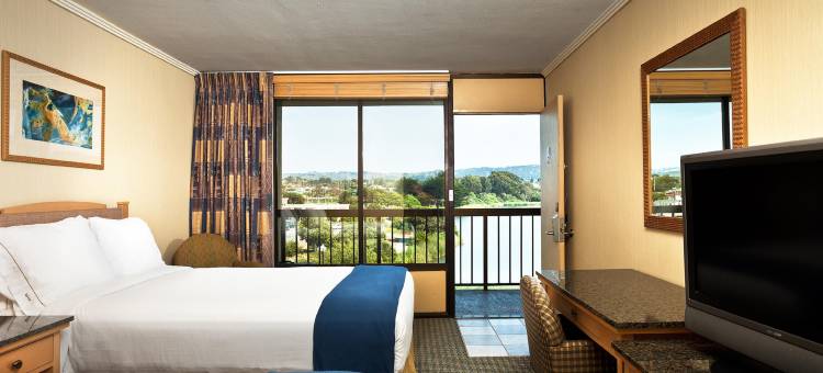 Holiday Inn Express AT蒙特雷湾(Holiday Inn Express AT MONTEREY BAY by IHG)图片