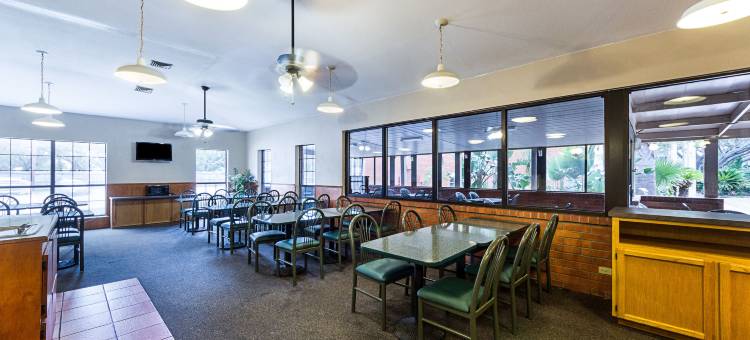 富尔顿罗克波特伊克诺套房酒店(Econo Lodge Inn & Suites Fulton - Rockport)图片