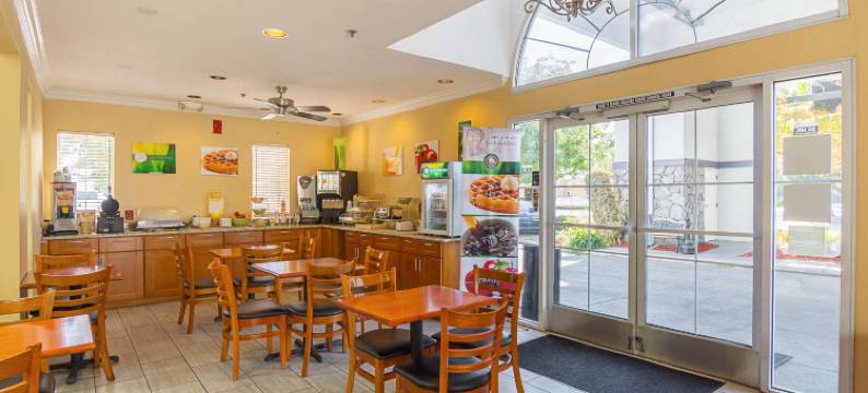 凯艺酒店-弗雷斯诺约塞米蒂机场(Quality Inn Fresno Yosemite Airport)图片