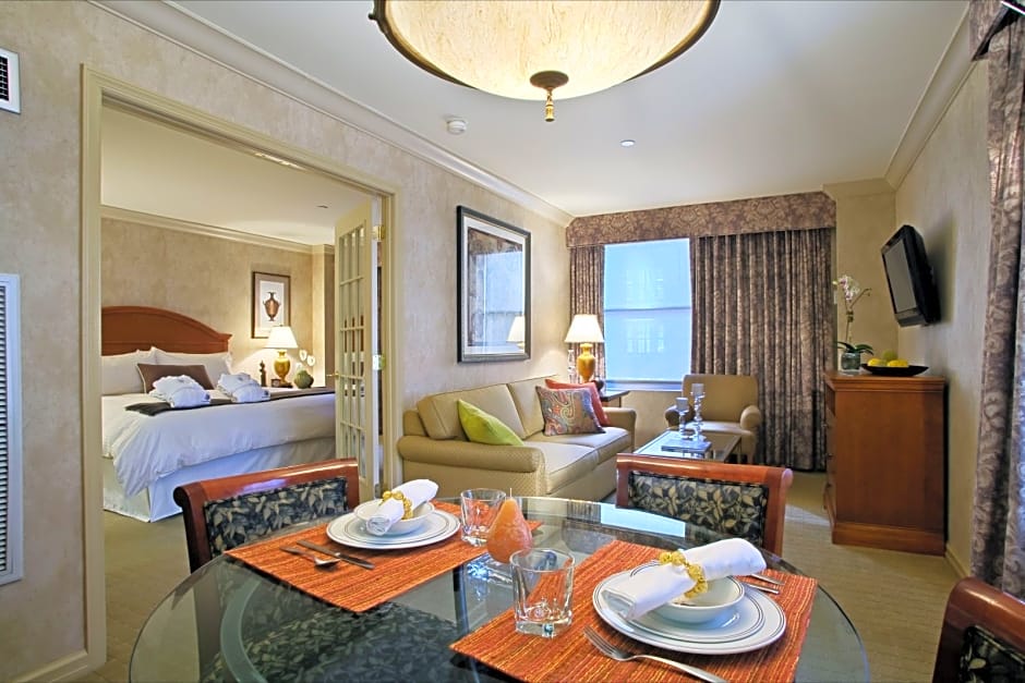 The Manhattan Club-New York Updated 2023 Room Price-Reviews & Deals |  