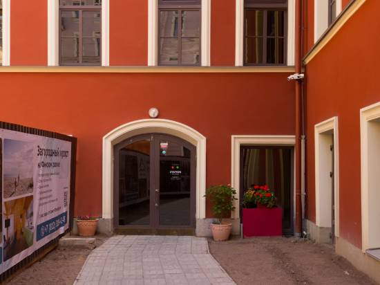 聖彼得堡L1車站酒店