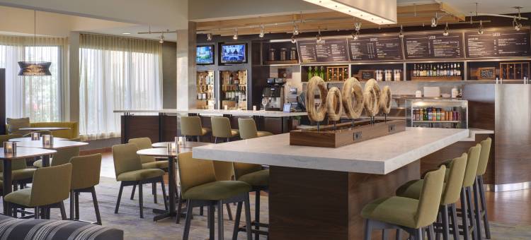 印第安纳波利斯机场万怡酒店(Courtyard Indianapolis Airport)图片