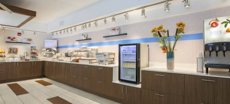 伊朗德阔伊特智选假日酒店(Holiday Inn Express ROCHESTER NE - IRONDEQUOIT by IHG)图片