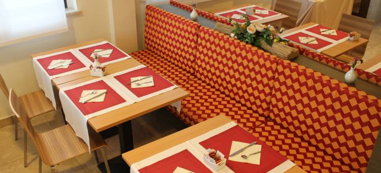 拉亚酒店汽车旅馆(Raya Hotel Motel)图片