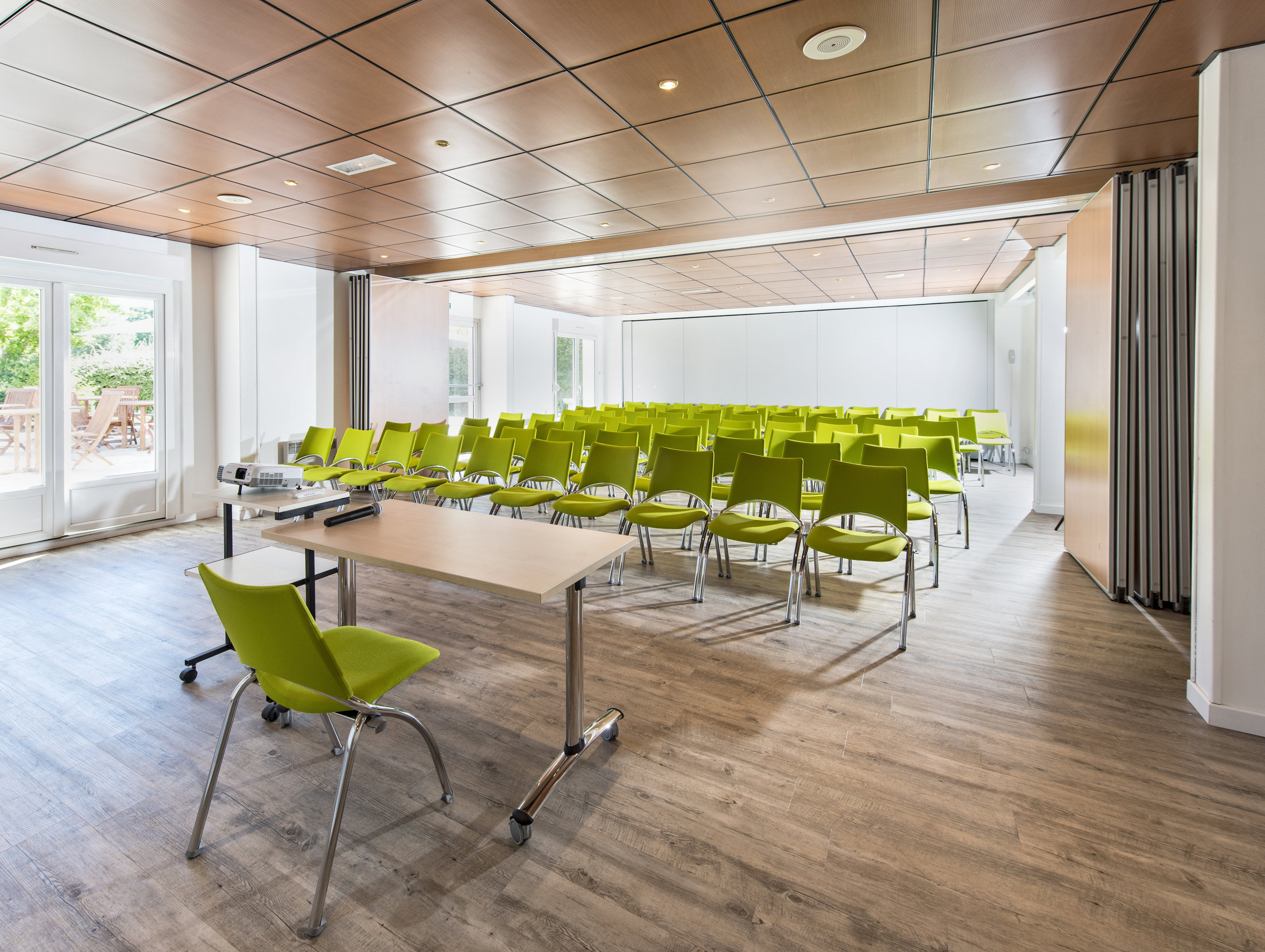 Kyriad Tours - Joue les Tours Over view