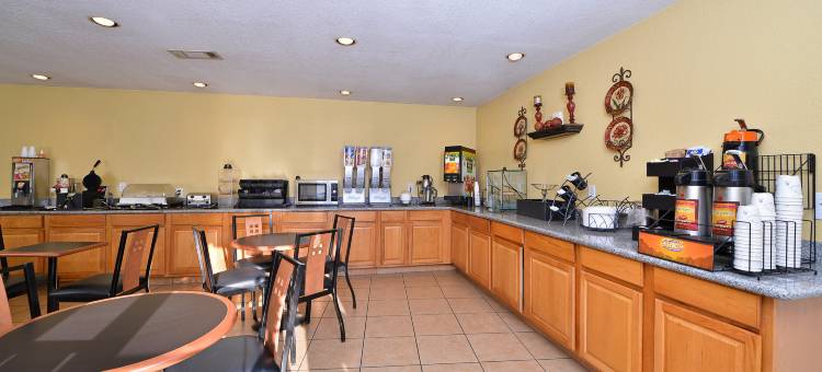 Xecutive 行政套房和套房(Xecutive Inn and Suites)图片