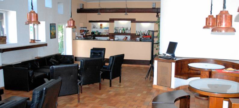 高尔夫酒店(Golf Hotel)图片