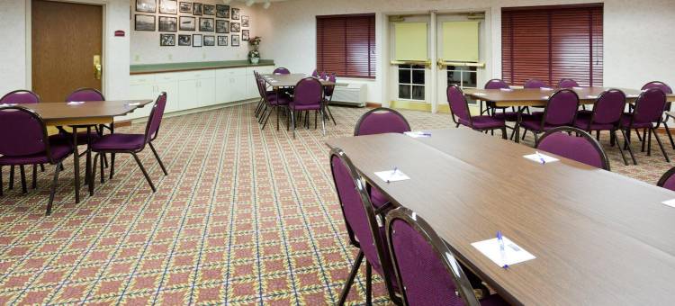 智选假日套房酒店堡阿特金森(Holiday Inn Express & Suites Fort Atkinson)图片