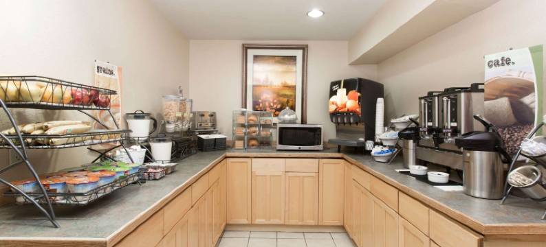 呗盟温德姆套房酒店安克雷奇机场(Baymont Inn & Suites by Wyndham Anchorage Airport)图片