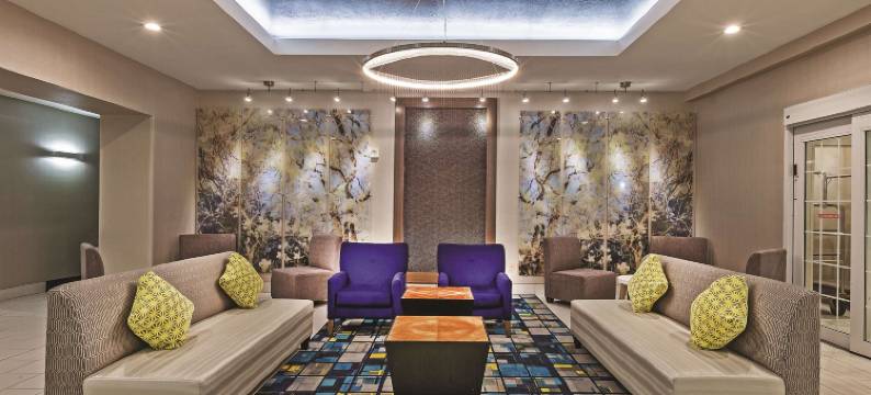 帕勒斯坦拉昆塔温德姆套房酒店(La Quinta Inn & Suites by Wyndham Palestine)图片