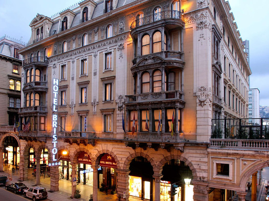 布里斯托宫殿酒店