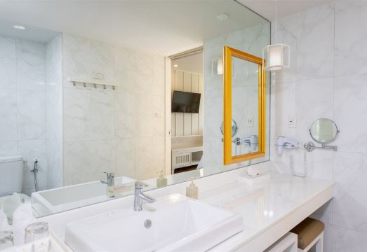 The Riverie by Katathani Hotel Overview