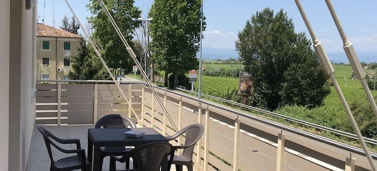 加尔达瑟乐假日客房酒店(Gardaselle Holiday Rooms)图片