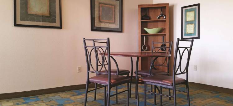 阿尔伯克基机场拉昆塔温德姆酒店(La Quinta Inn by Wyndham Albuquerque Airport)图片