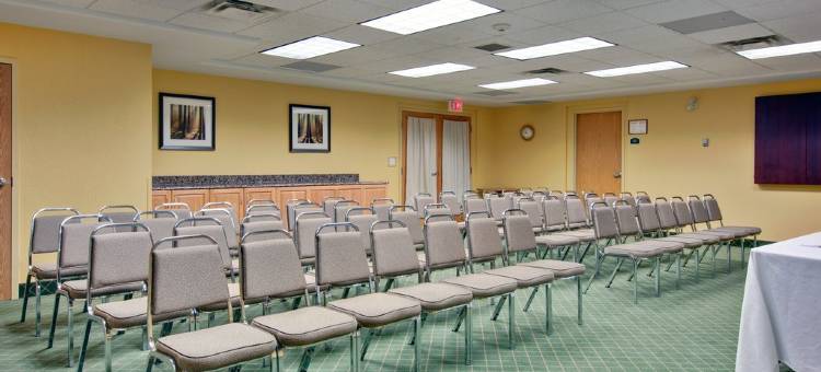 Holiday Inn Express 柴登(Holiday Inn Express Dryden)图片