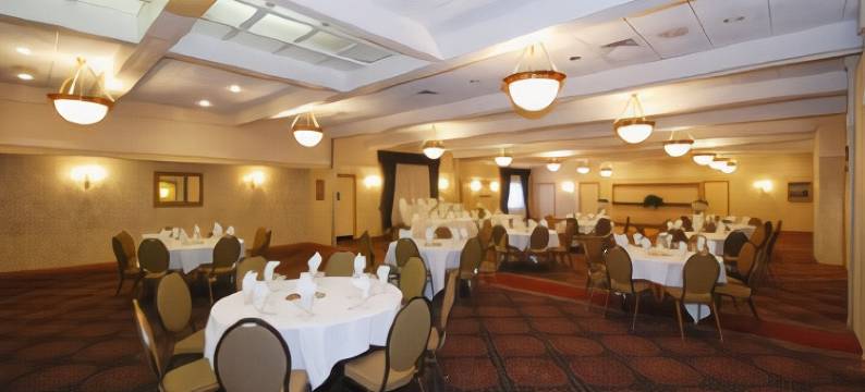 密尔沃基机场贝斯特韦斯特优质酒店及会议中心(Best Western Plus Milwaukee Airport Hotel  Conference Center)图片