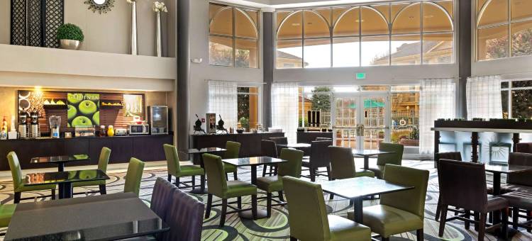 梅肯拉昆塔温德姆套房酒店(La Quinta Inn & Suites by Wyndham Macon)图片