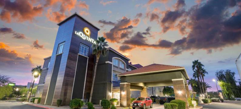 凤凰城I-10西拉昆塔温德姆套房酒店(La Quinta Inn & Suites by Wyndham Phoenix I-10 West)图片