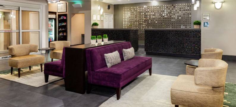 拉雷多机场拉昆塔温德姆套房酒店(La Quinta Inn & Suites by Wyndham Laredo Airport)图片