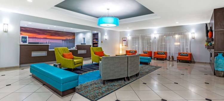 奥兰治拉昆塔温德姆套房酒店(La Quinta Inn & Suites by Wyndham Orange)图片