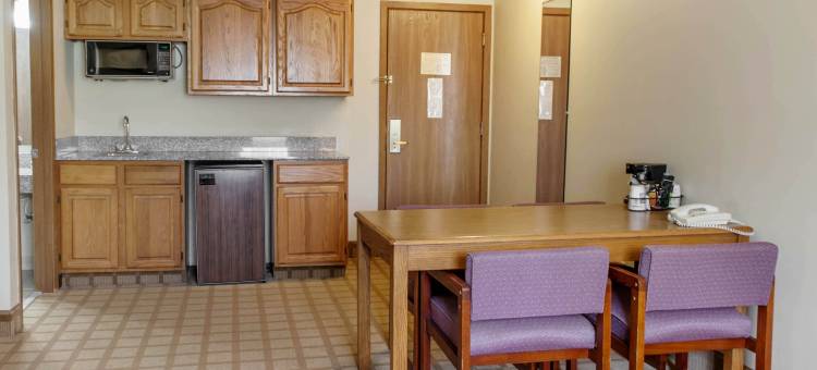 贝茨维尔 I-74 凯艺酒店(Quality Inn I-74 Batesville)图片