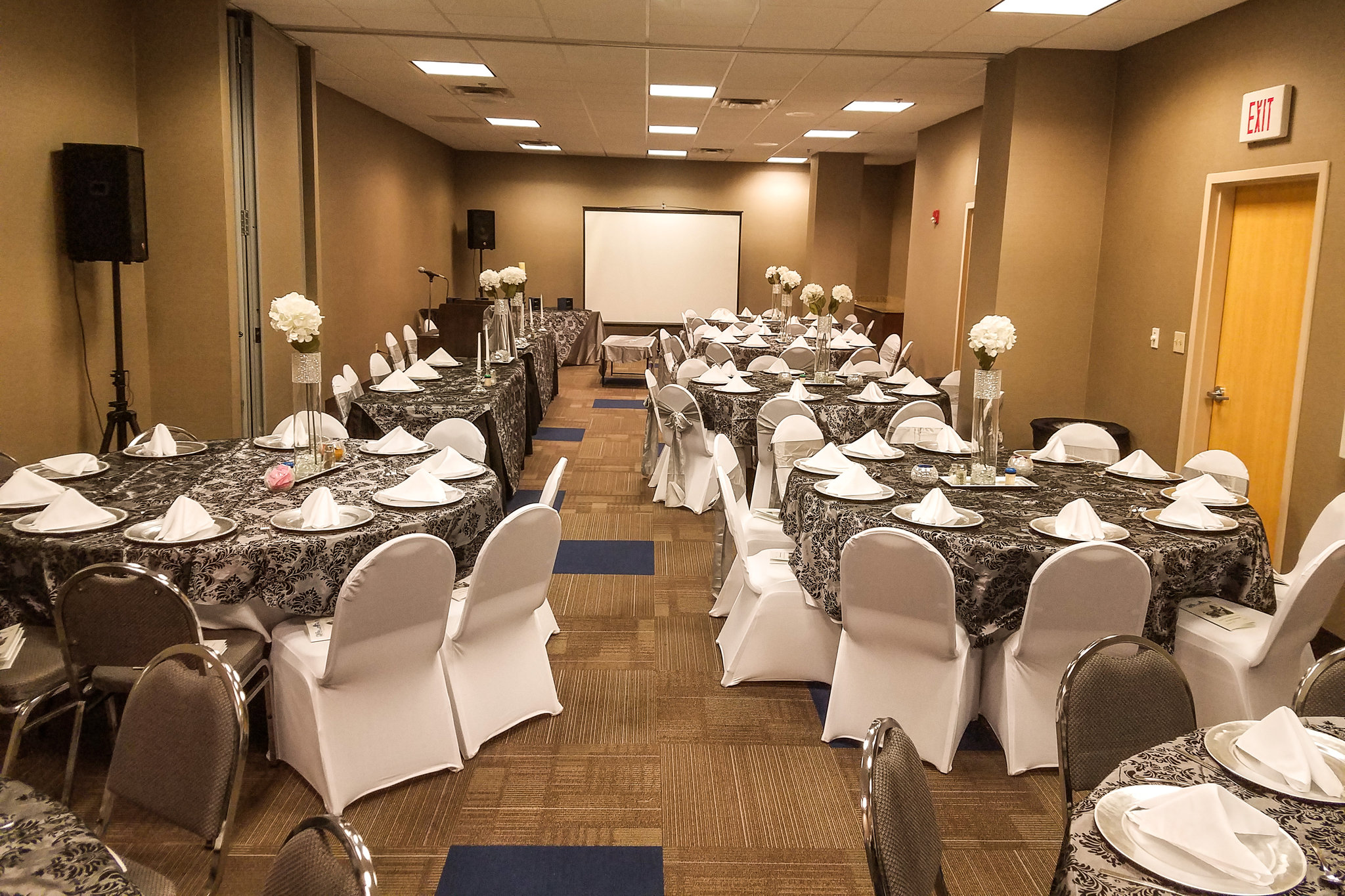 Comfort Inn & Suites Presidential Over view