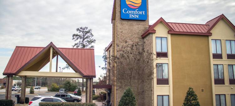 富基瓦里纳舒适套房酒店(Comfort Inn & Suites Fuquay Varina)图片