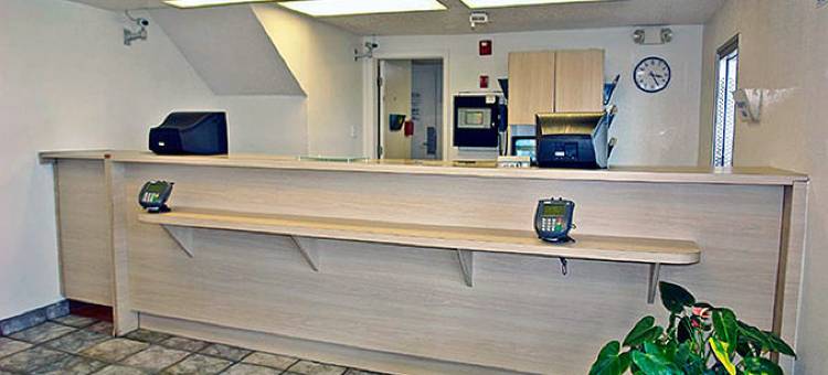 OYO 莫比尔酒店 - 阿拉巴马 I-65 机场大道(OYO Hotel Mobile, Al I-65 at Airport Blvd)图片