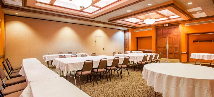 堪萨斯城品质酒店及套房 - 独立城I-70公路东(Quality Inn & Suites Kansas City - Independence I-70 East)图片