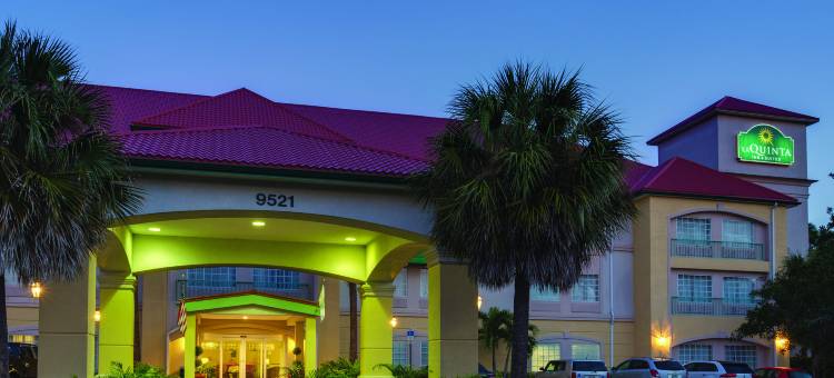 迈尔斯堡I-75 拉昆塔温德姆套房酒店旅店(La Quinta Inn and Suites Fort Myers I-75)图片