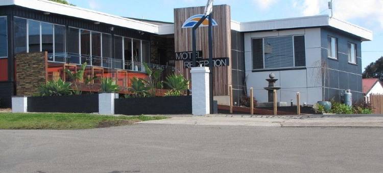 银泰网上品汽车旅馆(Top of the Town Motor Inn)图片