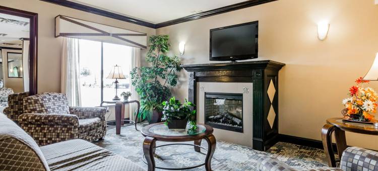 克林顿舒适套房酒店 - 近长老会学院(Comfort Suites Clinton Near Presbyterian College)图片