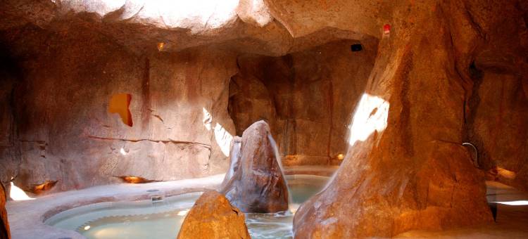 福克斯套房酒店(Fox Hotel and Suites)图片