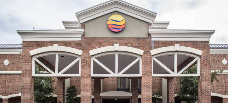 克拉丽奥酒店研究三角园达勒姆(Clarion Pointe Research Triangle Park Durham)图片