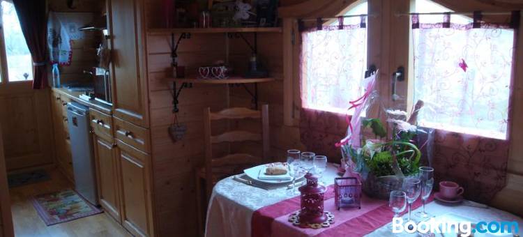 拉路罗特德斯4塞森斯酒店(Maison d'hôtes la Roulotte des 4 Saisons)图片