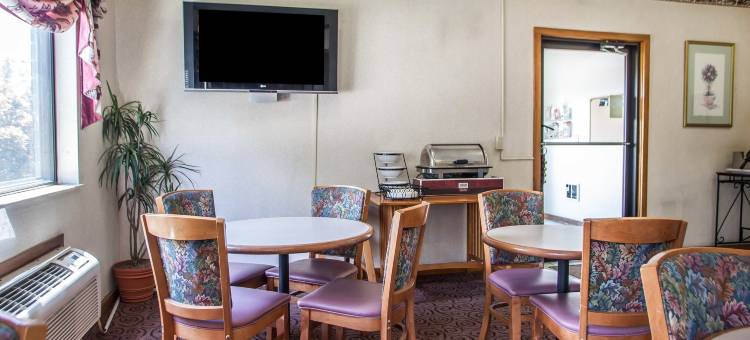 盖尔斯堡凯艺酒店 - 近 34 号美国国道及 I-74(Quality Inn Galesburg Near US Highway 34 and I-74)图片