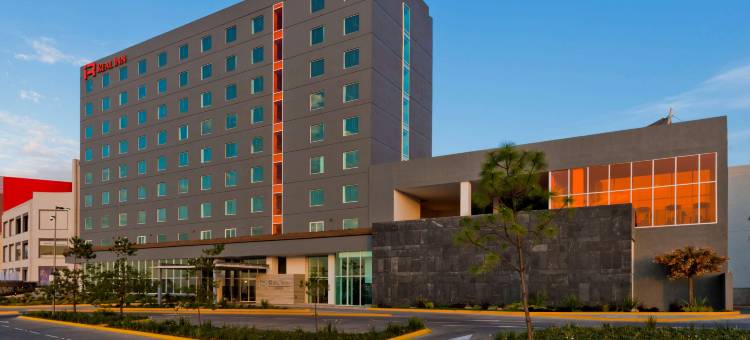 莫雷利亚阿尔托萨诺嘉年华酒店(Fiesta Inn Morelia Altozano)图片