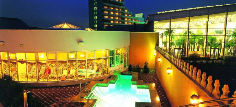 施特拉尔松汉多姆温德姆酒店(Wyndham Stralsund HanseDom)图片